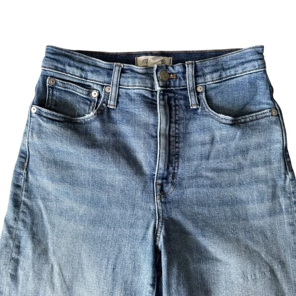 Madewell Slim Wide-Leg Crop Jeans in Reggie Wash | 25 - Picture 5 of 12